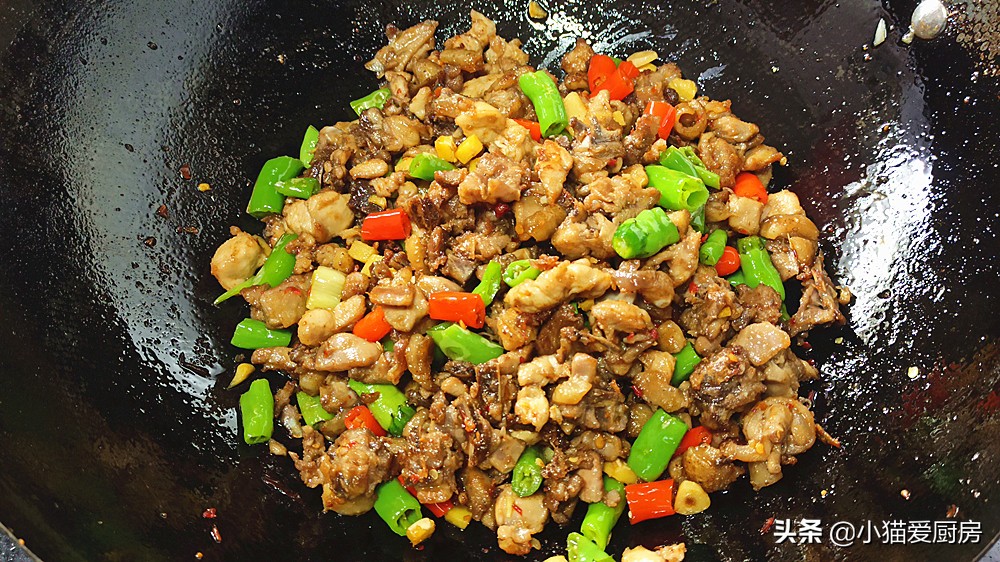 图片[11]-江湖菜“尖椒鸡”这么做 辣而不燥 鲜香好吃过瘾 元旦吃很不错-起舞食谱网