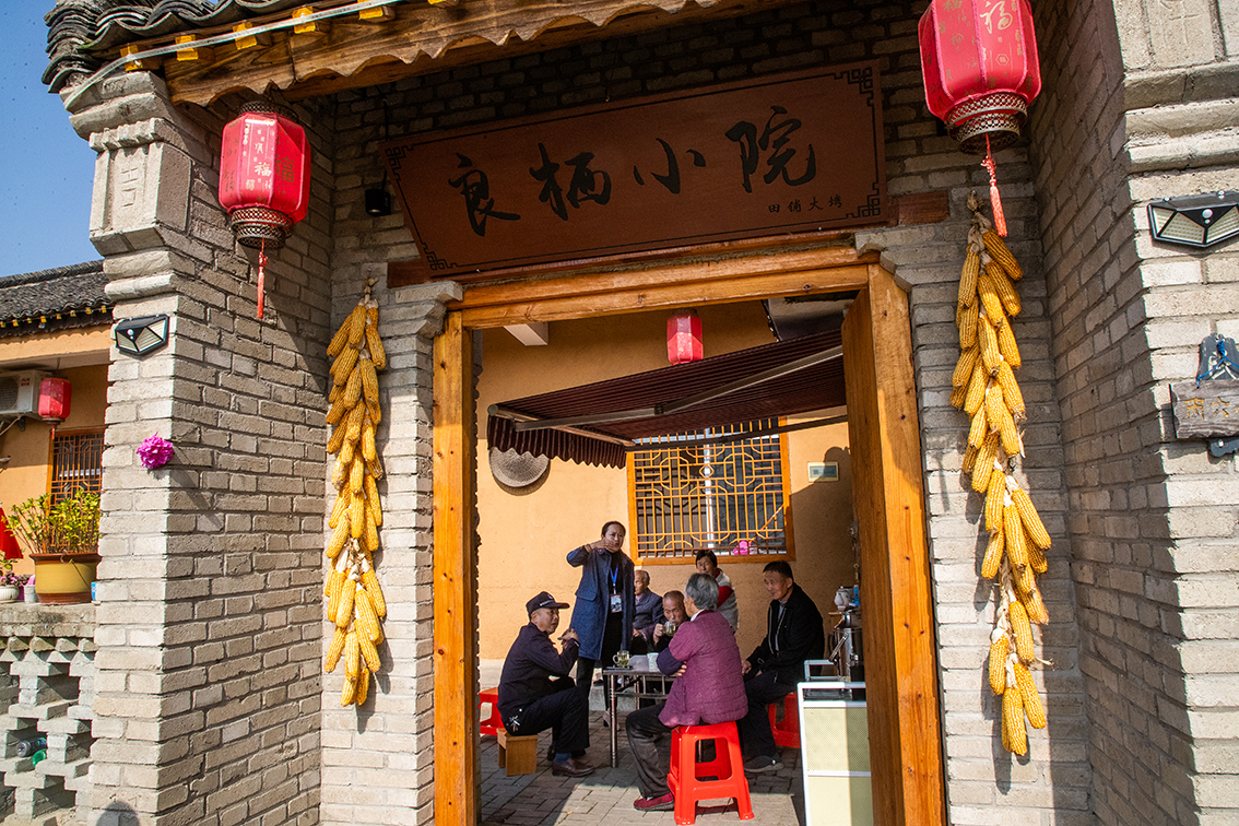 中國(guó)鄉(xiāng)村旅游新殺出一匹“黑馬”，人們都往這跑，深秋旅游真火爆