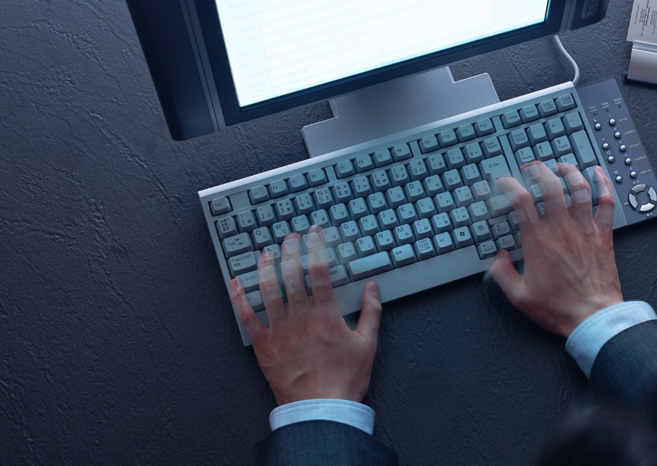 12位中年程序员：代码一敲十年，收入虽高前途摇摆