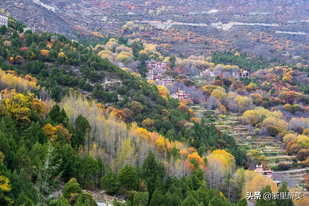 10 ancient towns with beautiful autumn colors, if you are tired, go to stay for a few days