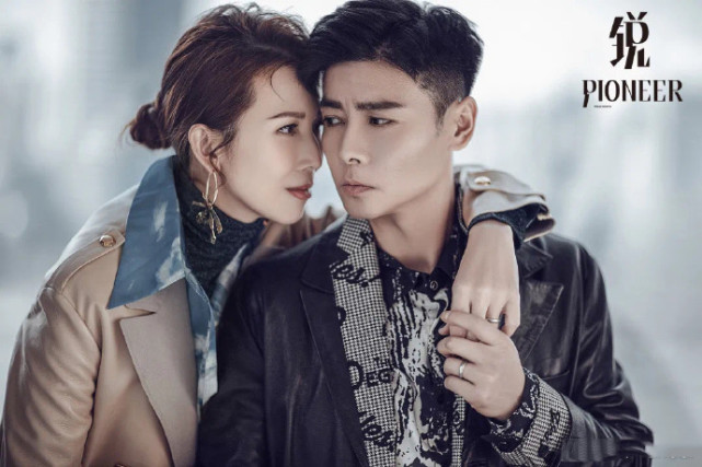 帶娃太辛苦！ 蔡少芬抱著熟睡的兒子逛街，雙眼佈滿紅血絲疲態盡顯