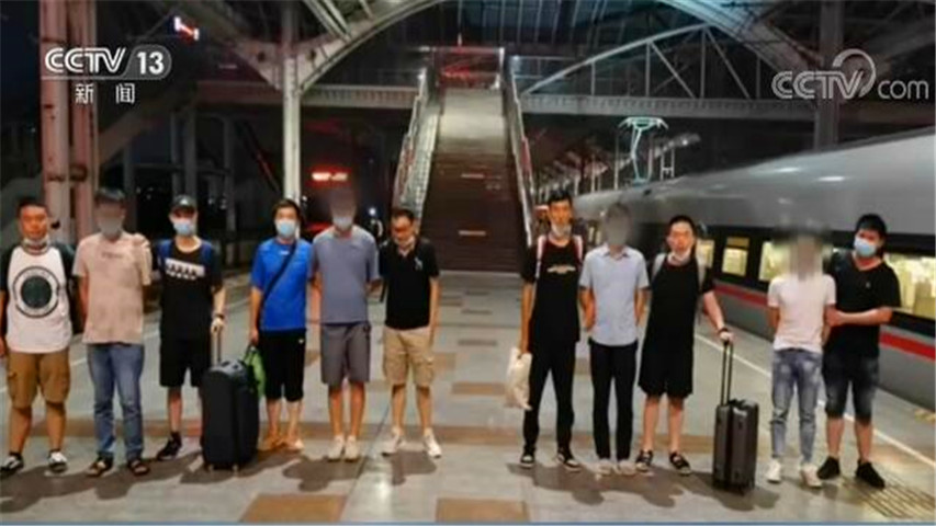 [微信]央视曝光微信清粉骗局 互联网时代骗术层出不穷！扫码务必谨慎！