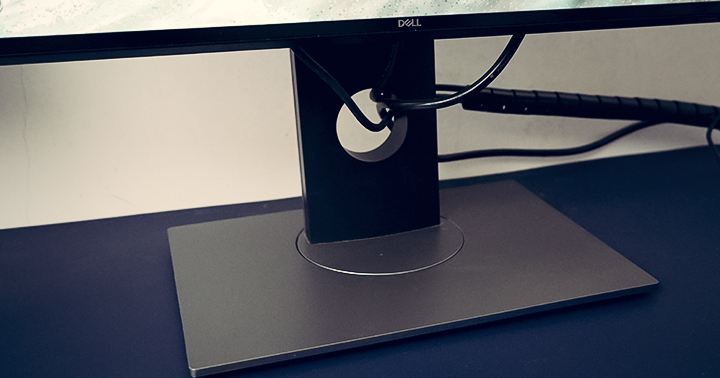 广色域显示器凭什么贵？明基sw240对比戴尔u2518dr使用体验