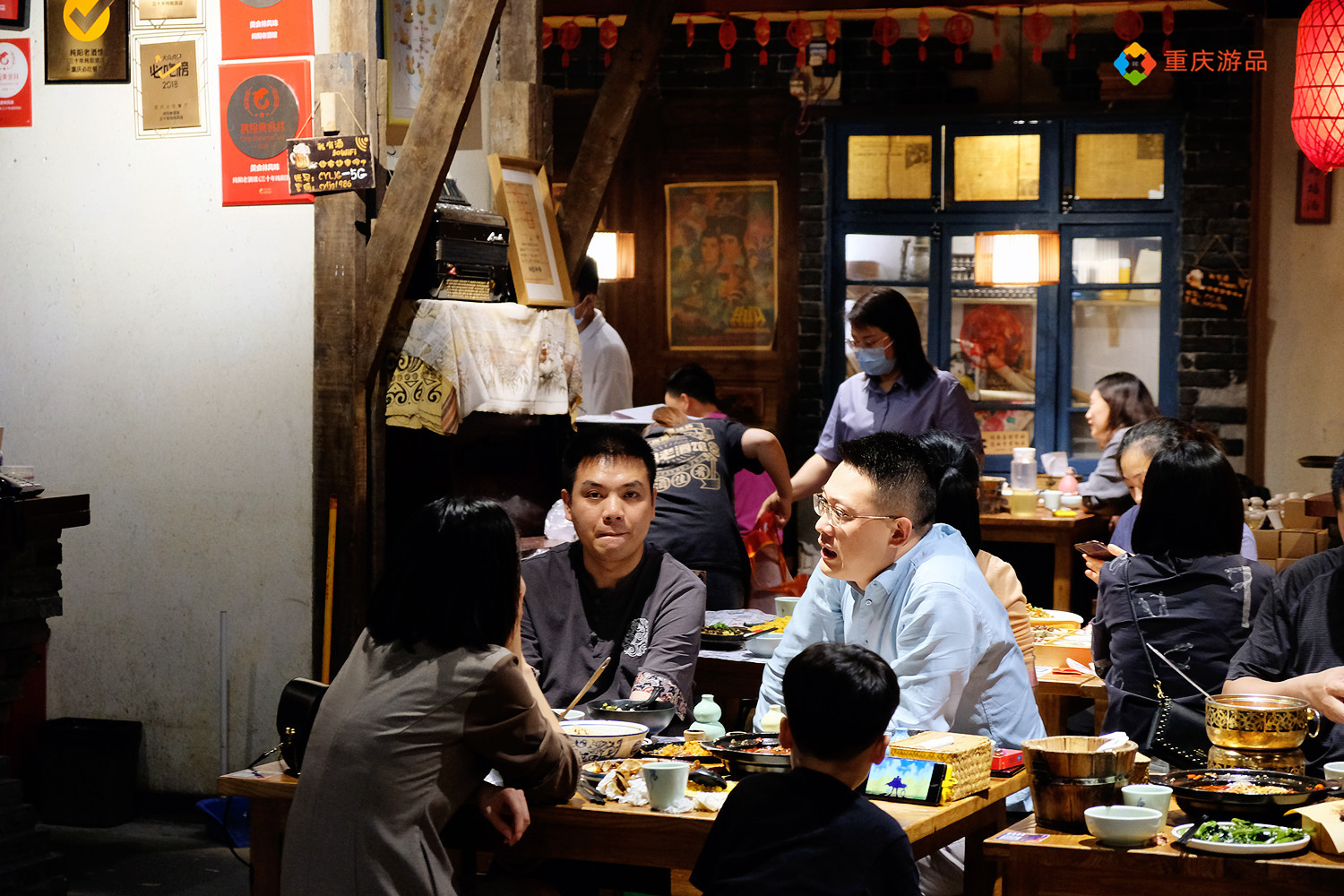 重庆方言：如何看待喜欢“搭巴壁”的人？占便宜不一定有好结果