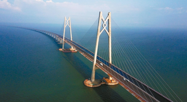 现场犹如放炮声，大桥断裂19000吨钢筋瞬间砸下，75人被活活压死