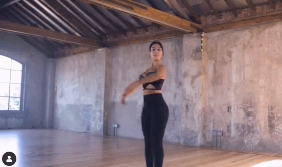 C罗求婚成功！征服他的竟然是个柜姐，堪称“现实版王漫妮”逆袭