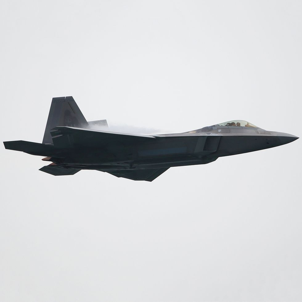 一聲巨響！F-35戰(zhàn)斗機(jī)墜毀，美軍4天內(nèi)連摔兩架五代隱身戰(zhàn)機(jī)