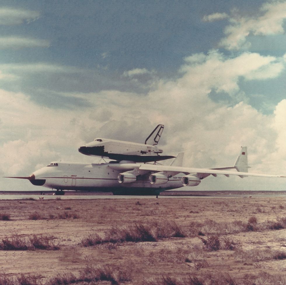 「兵武」疫情中惊艳全球的冷战“空中巨兽”，中国该“接盘”吗？