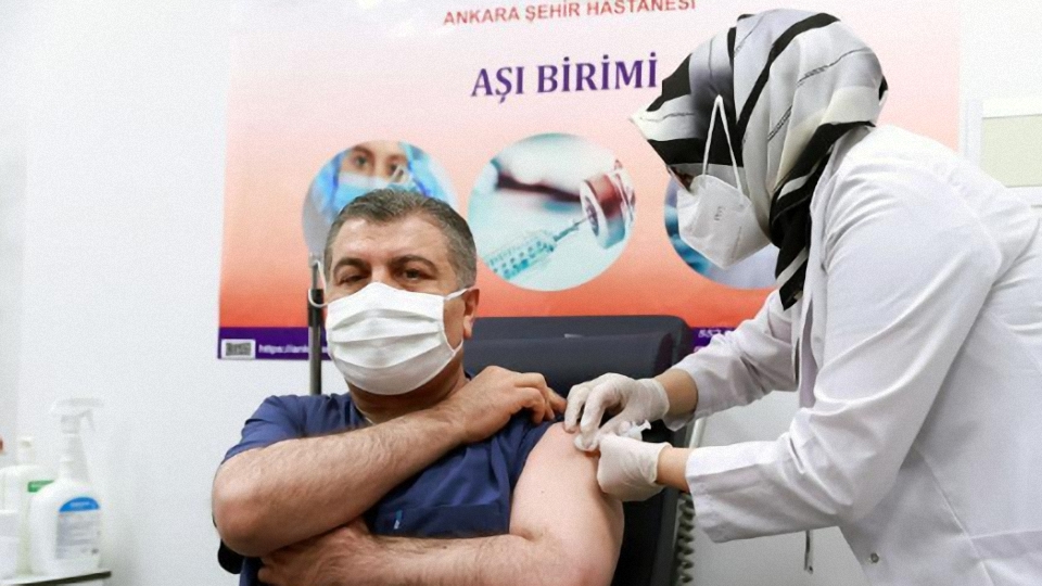 又想挑事？ BBC記者給醫生下套，只為抹黑中國疫苗