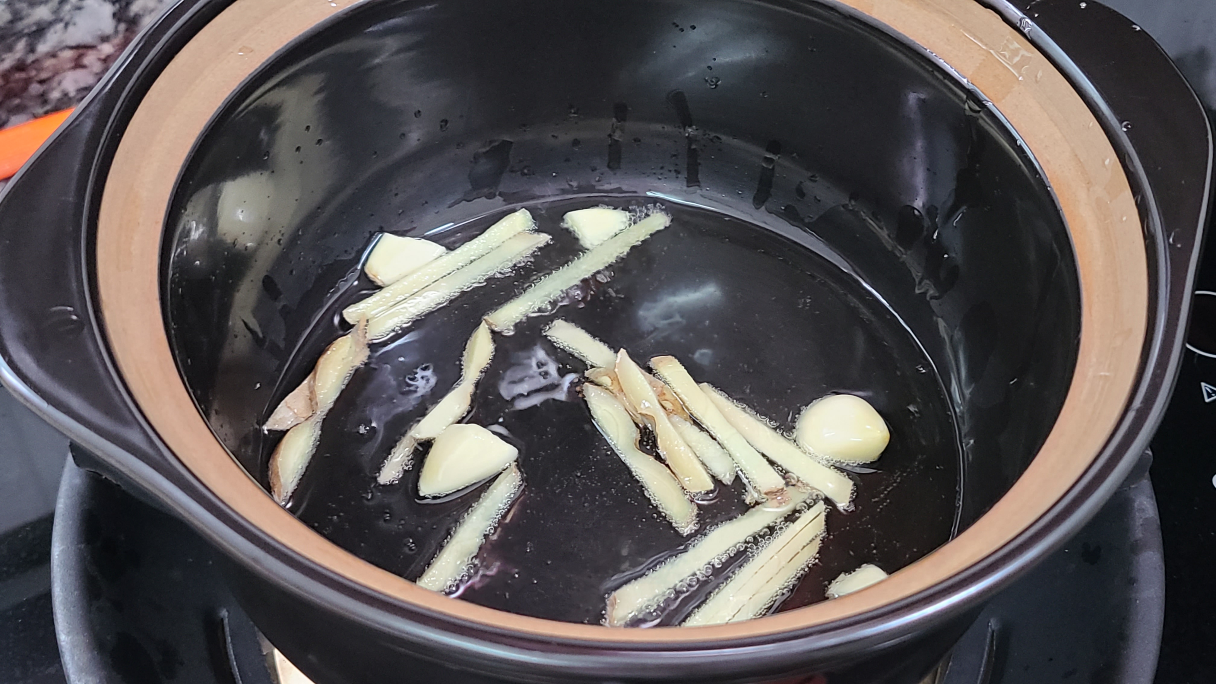 家常版白菜豆腐煲，简单好吃味道棒，天冷吃这道菜正好