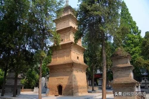 即唯识宗的三位祖师墓塔，中国现存最古老的楼阁式塔，兴教寺塔
