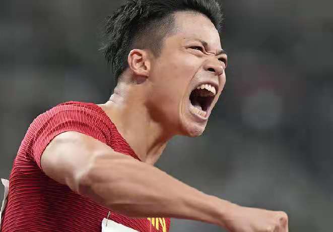 中国泳队被取消成绩的原因曝光，那美国凭什么算，太过双标