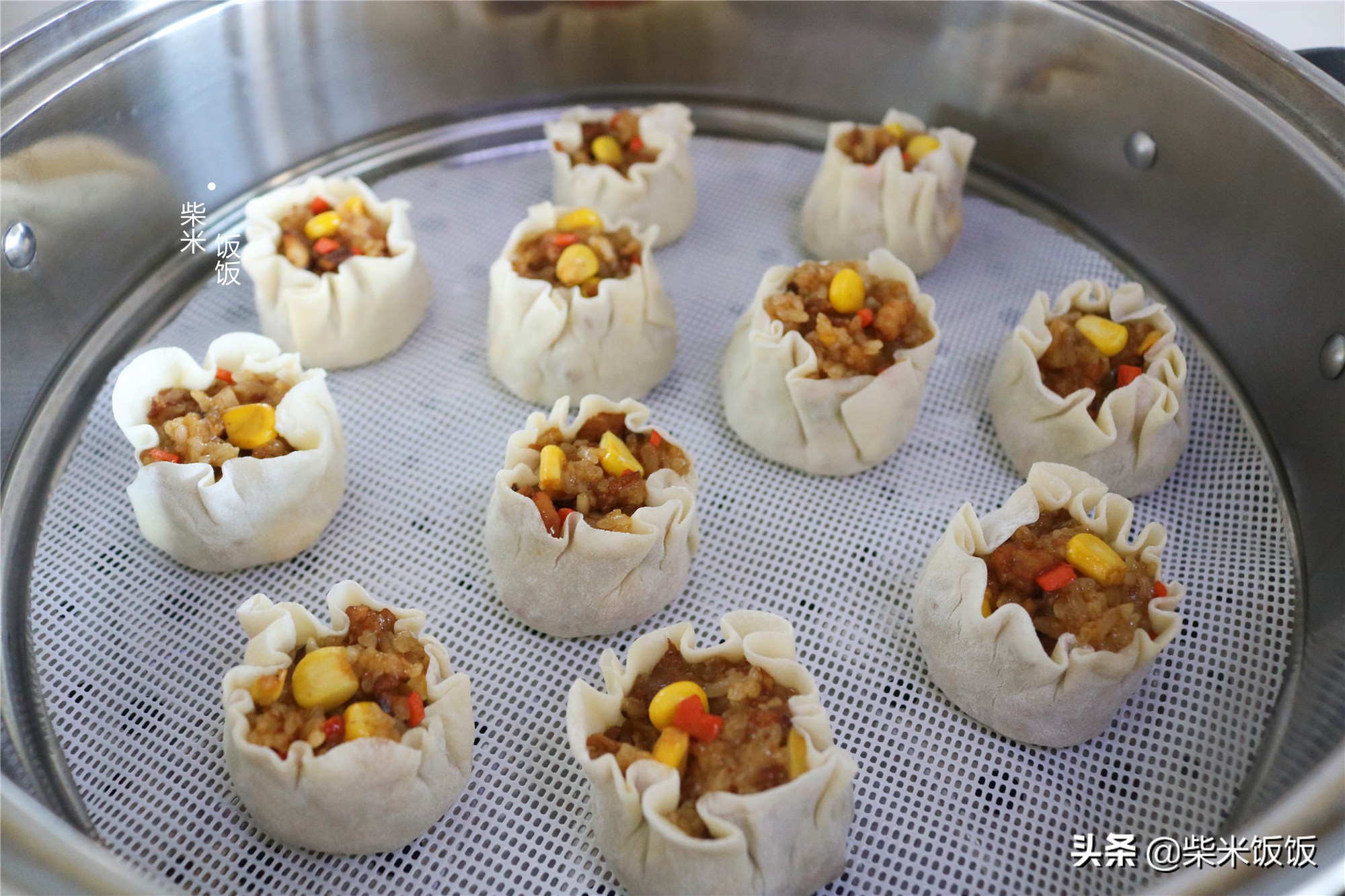 孩子點名要吃的燒麥，做法比餃子簡單，一鍋蒸33個，涼了也好吃
