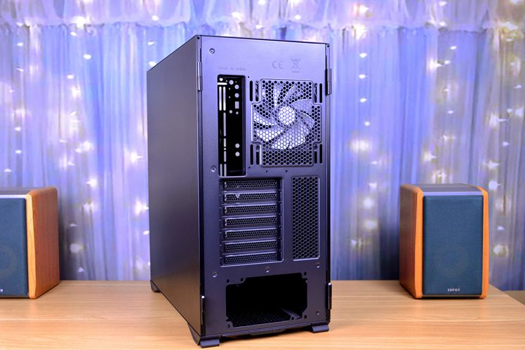 侧透机箱是主流？光污染更伤眼，Tt挑战者H8静音机箱体验