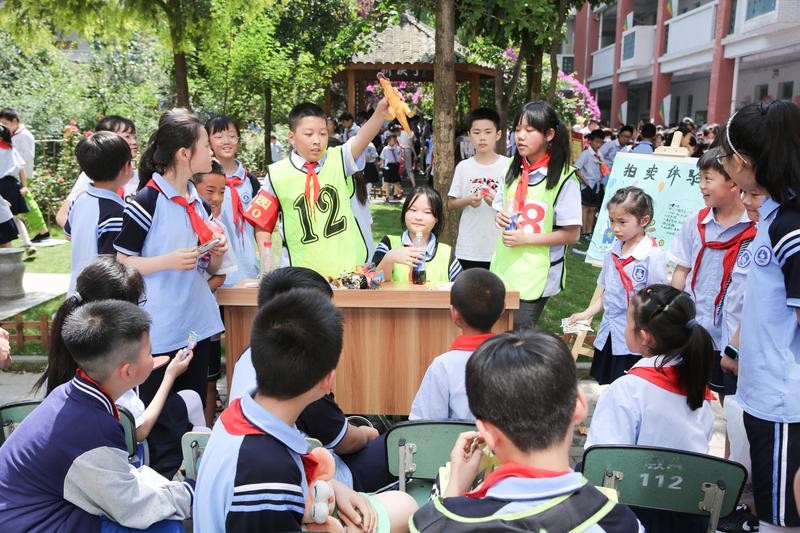 天鹅少年心向党 携手巴塘共成长丨协和实验小学慈善义卖主题活动