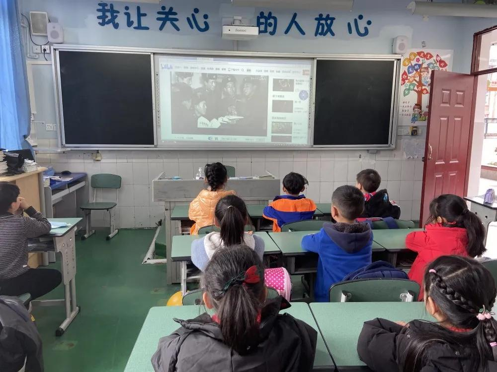 成都市双流区彭镇小学开展“向雷锋同志学习”主题教育活动