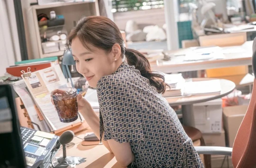 单眼皮的周冬雨和金高银，我通通都爱