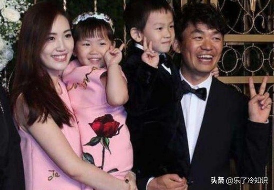 王宝强带儿子4年了，女儿则由母亲抚养，亲兄妹发展方向不同