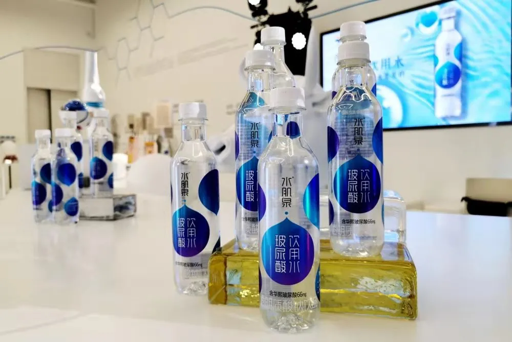 饮品华熙生物推出首款玻尿酸饮用水水肌泉加码玻尿酸食品终端布局