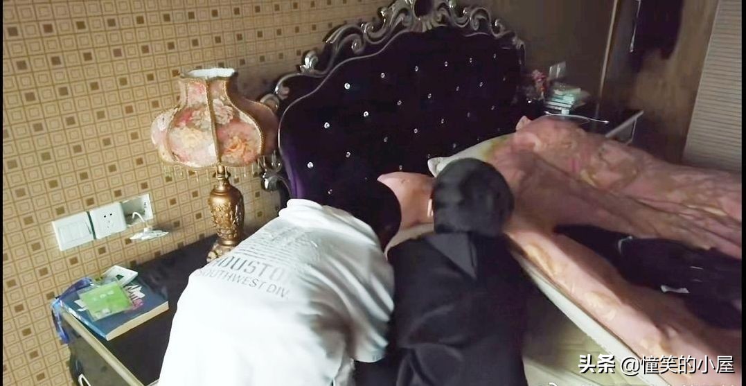 王俊凯公司真的很穷吗？网友扒出一床被子证明