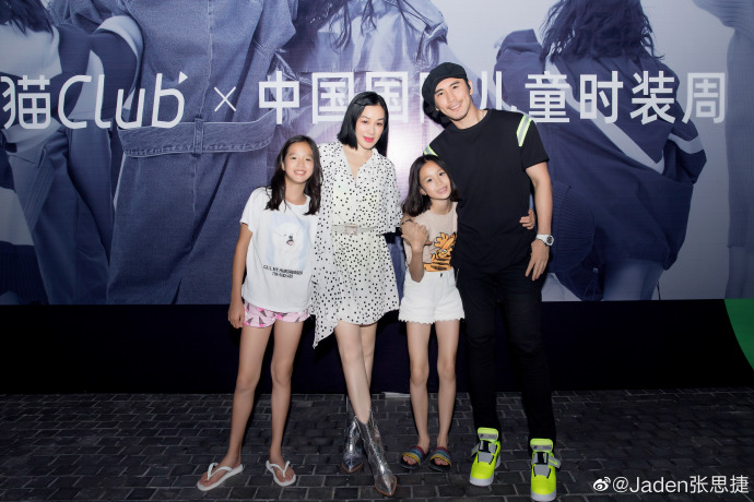 鐘麗緹12歲的二女兒近照曝光，撕掉“最醜”標籤長得越來越漂亮