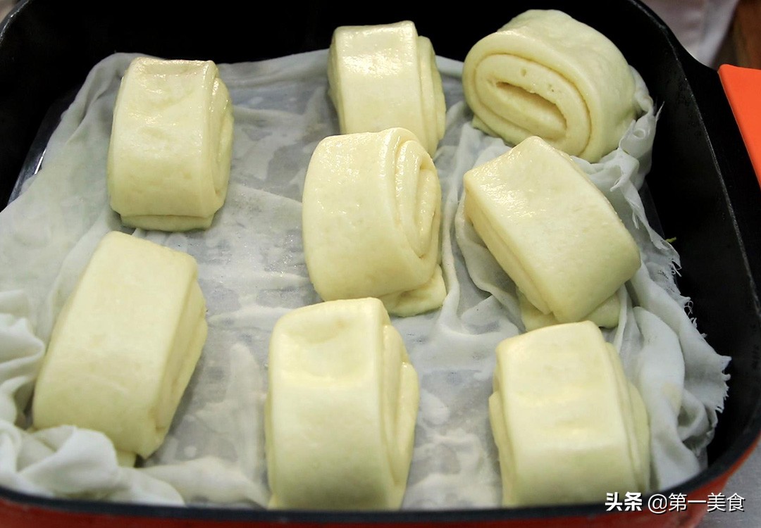 图片[8]-【家常油卷】做法步骤图 学会这个发面技巧 不变形不塌陷又松-起舞食谱网