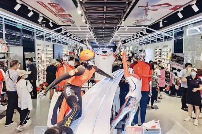 从数据上看，服饰企业很难乘风破浪