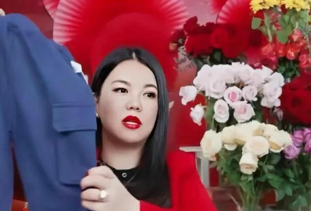 李湘租房事件再反转，房东称清扫是在他的要求下进行，李湘被打脸