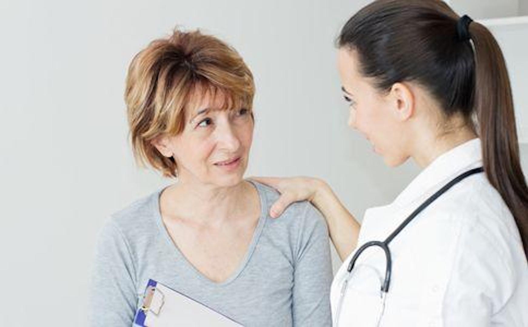 四五十岁的女性 潮热 心慌还出汗 除了更年期因素还有这种可能 天天听健康 Mdeditor