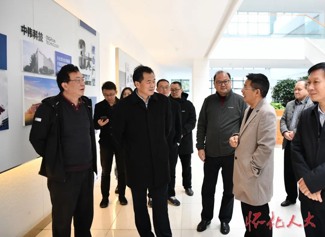 石希欣在新晃调研时指出强化品牌品质建设推动经济社会发展再上新台阶