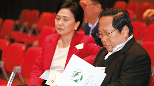 何俊仁畏罪辞职！港版四号汉奸罪孽深重，狱中跳船妄想逃避制裁