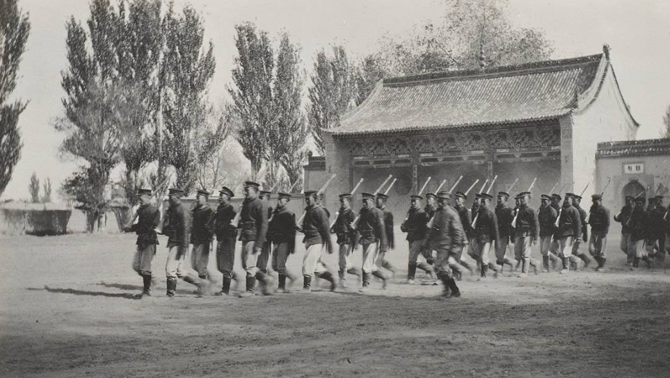 晚清时，众多文人士子为何热衷于投身军旅，非