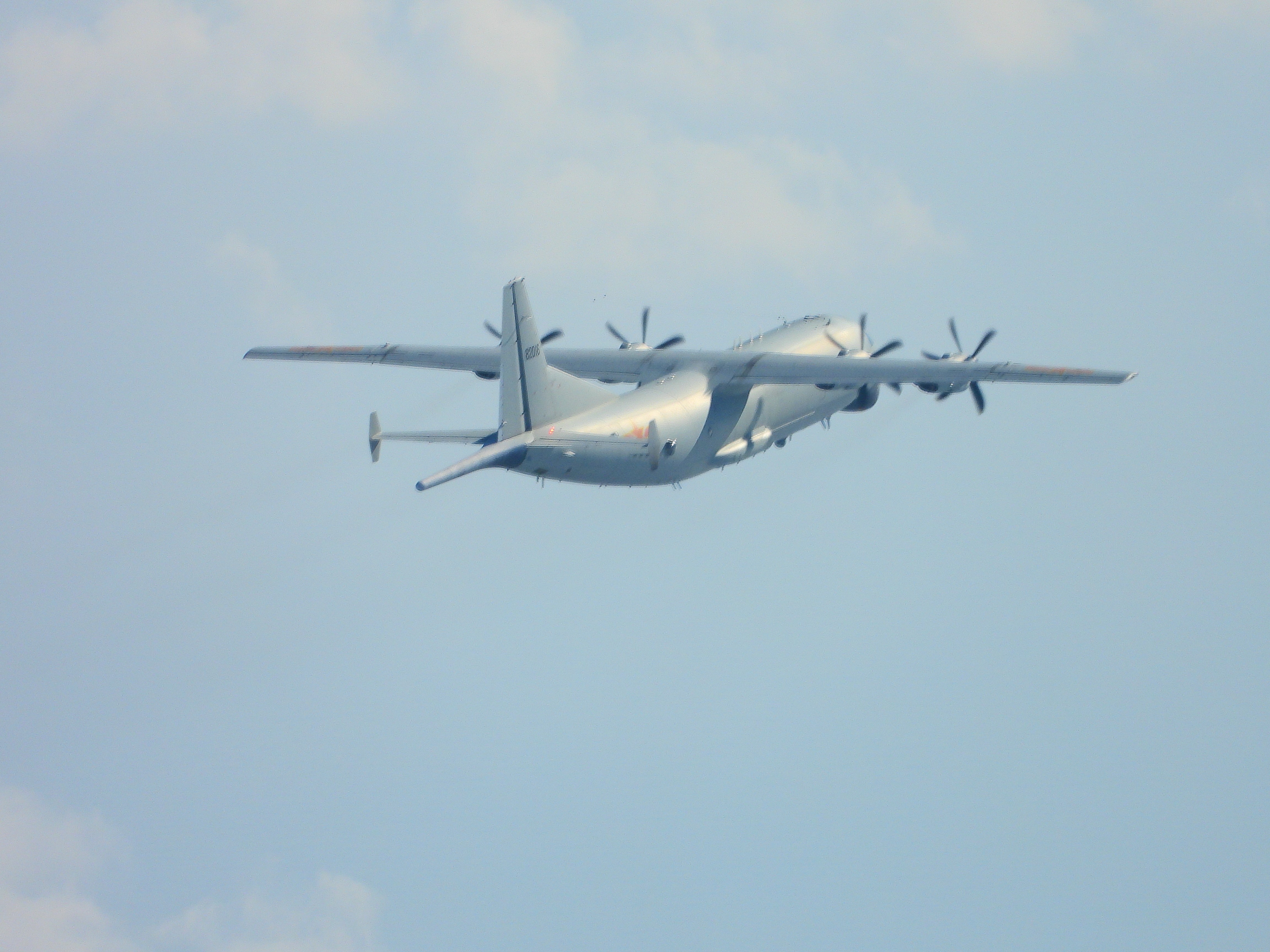 12�ܼ�16��Ⱥ�������й��վ�����̨�����գ����ֻ�ѹ���Ӧ����ĸ