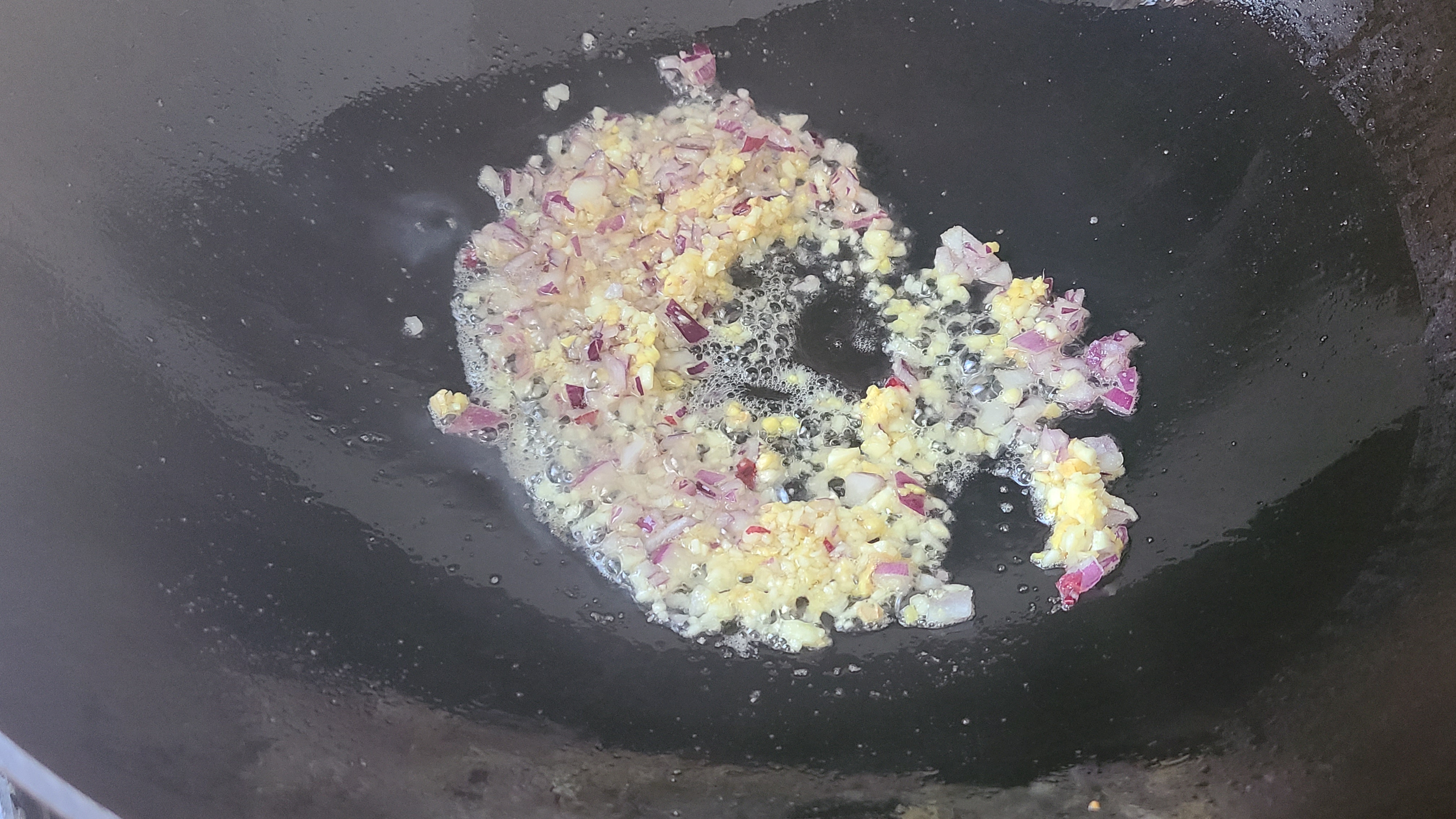 大蝦這樣做更好吃，加一點胡椒碎，又香又開胃，吃了還想吃