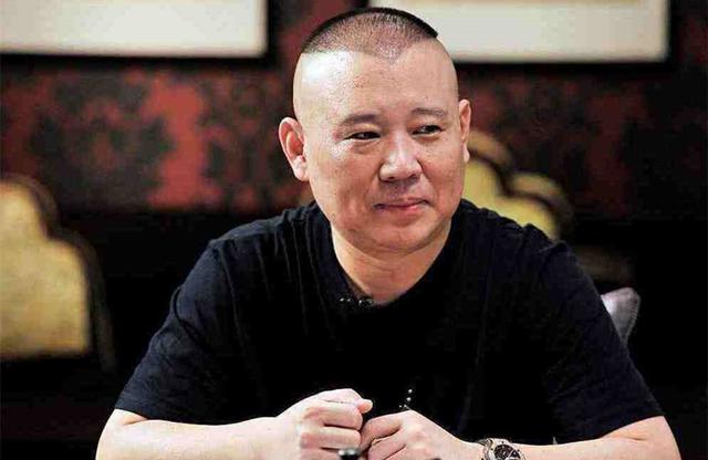 放弃德云社的“鹤”字辈，转投曹云金门下，赵