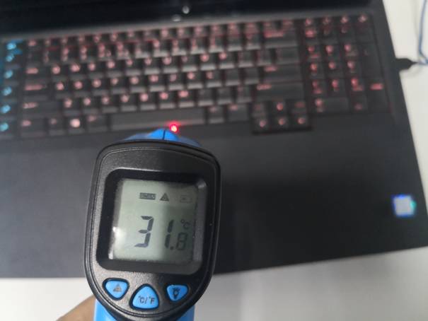 火爆游戏也要冷静对待-超频三冰斧PC-5RGB游戏笔记本散热器评测