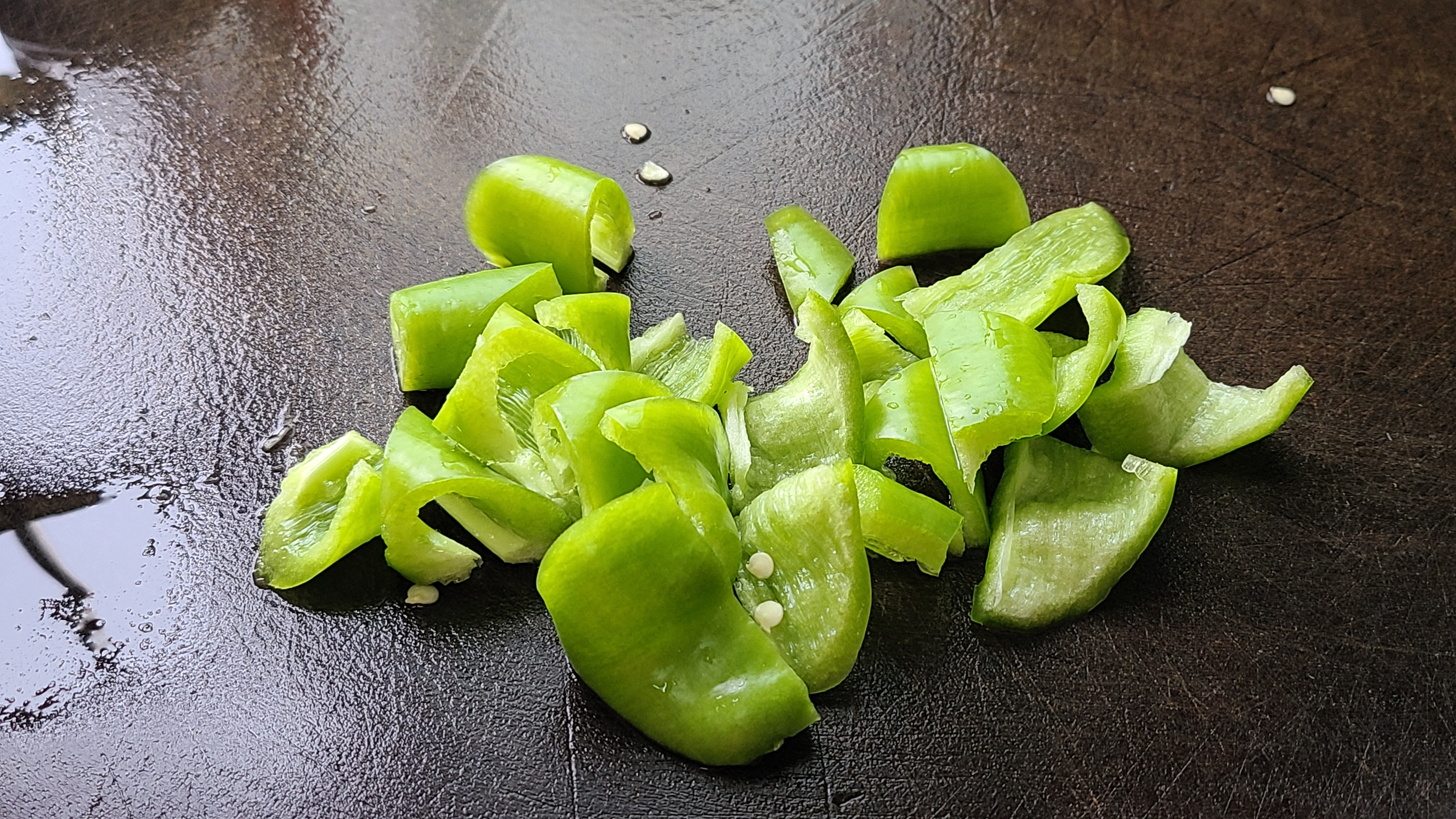 蒜蓉西蘭花，清淡好吃，做法很簡單，多吃蔬菜對身體好