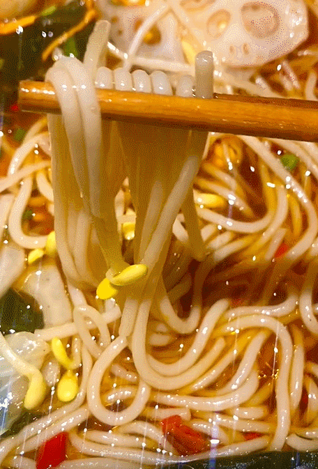 比乡村基更亲民：免费续米线，甜品无限量，重庆这家店能赚钱？