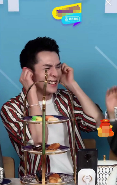 李佳琦叫错虞书欣名字，虞书欣高情商化解，许佳琪在线被CUE