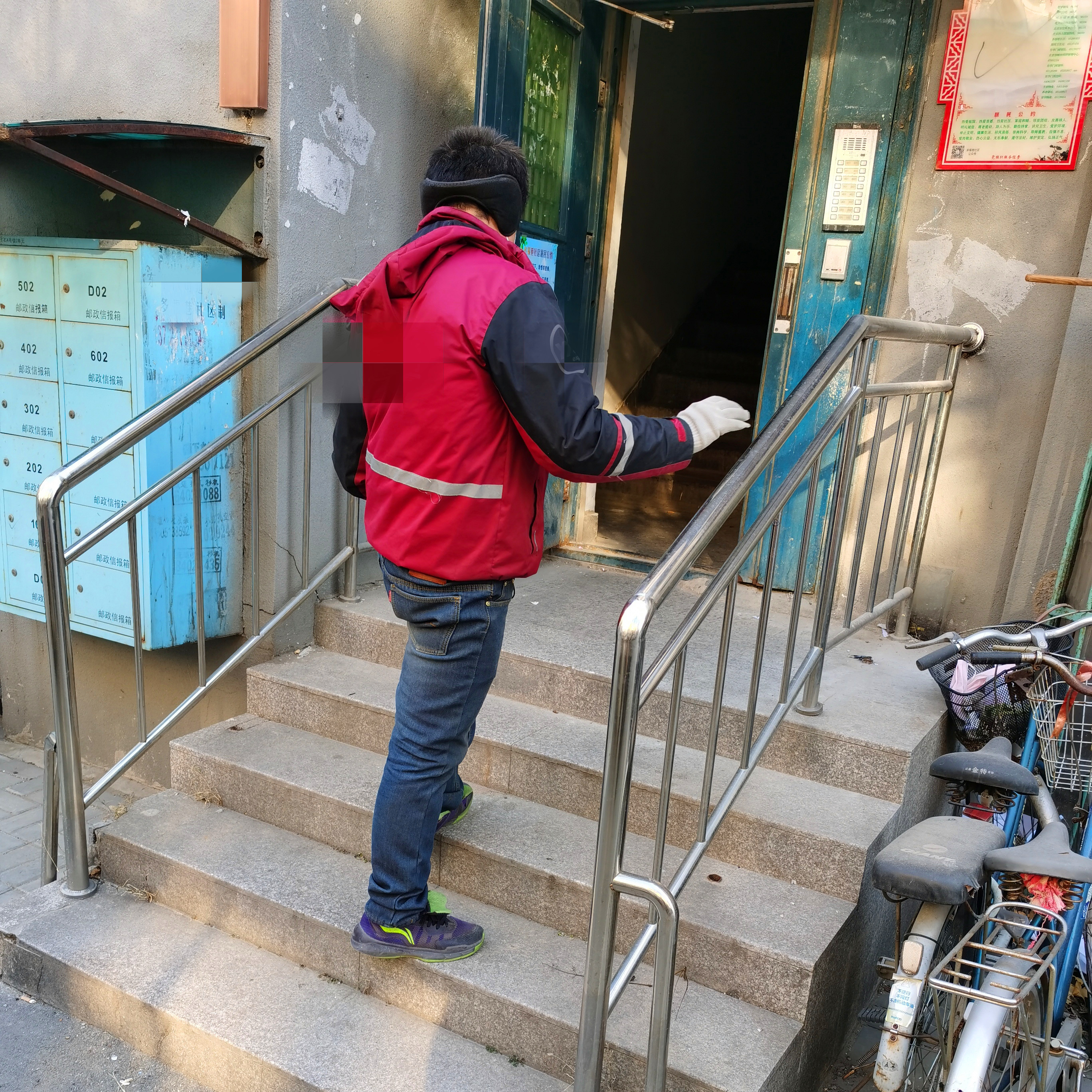 刘强东：京东不允许1个员工做外包！物流快递外包，劳务派遣现象