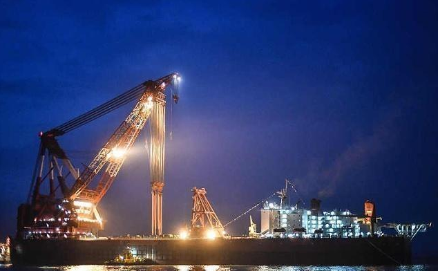 越南3000亿大桥一夜坍塌，百万民众向中国索赔，