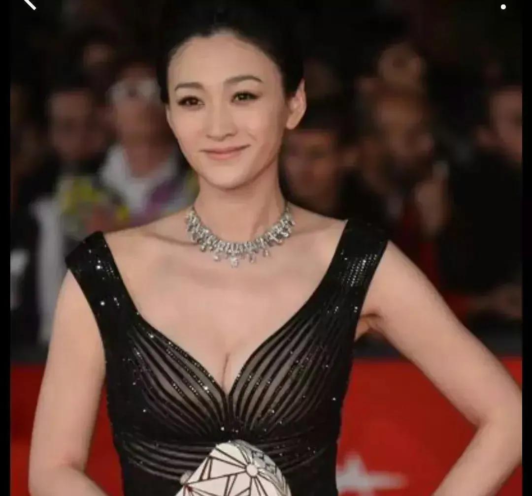 看了李小冉的内衣秀，才真正明白她有多么优秀