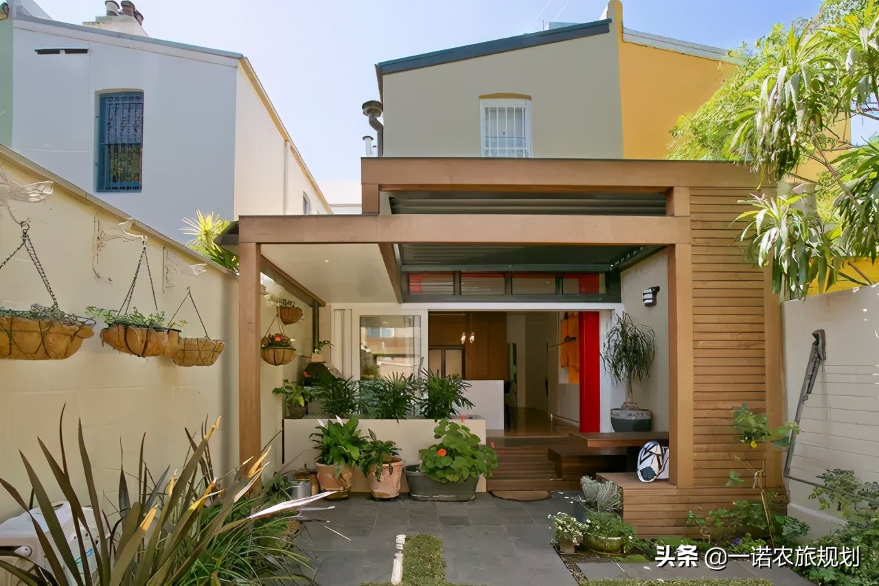 如何用花花草草，布满屋里屋外？