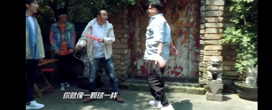 有匪杀青，看到赵丽颖的“蚂蚁腰”，我羡慕了