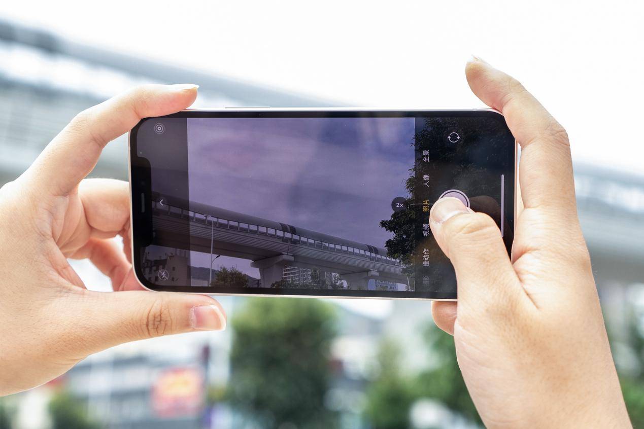 6S钉子户终于换iPhone12，用了近一个月，来说说感受