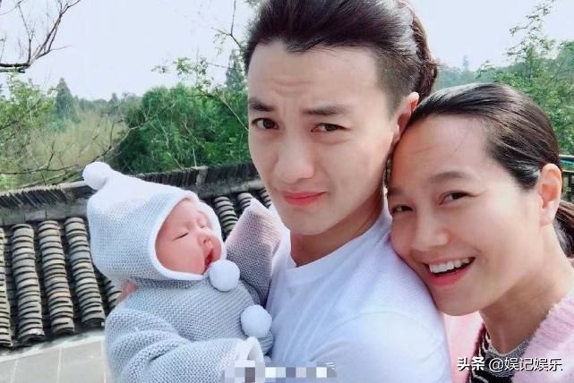 朱丹二胎儿子出生，晒母乳满满自豪感，老公周