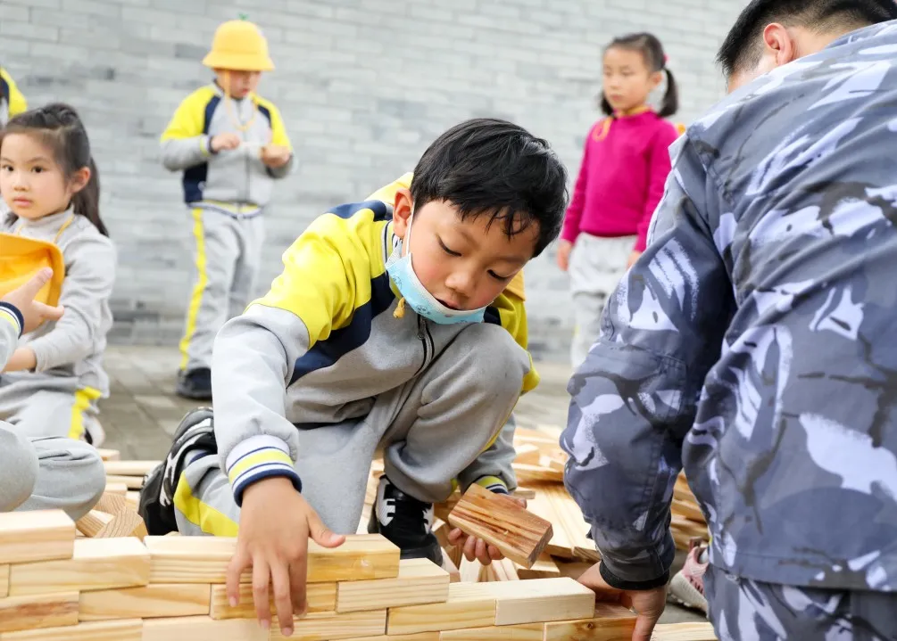 “我们”有一块地这就播种去丨天府新区元音小学劳动实践基地启动