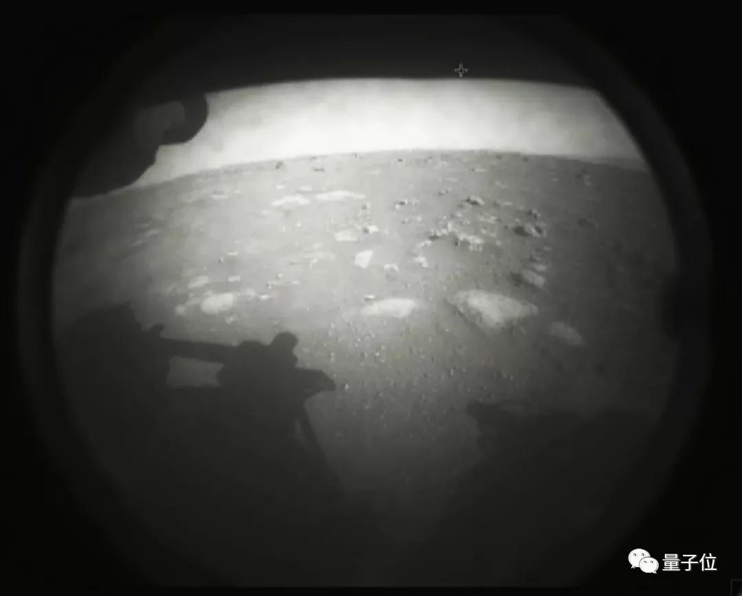 這張“毅力號火星照片”，AI P過