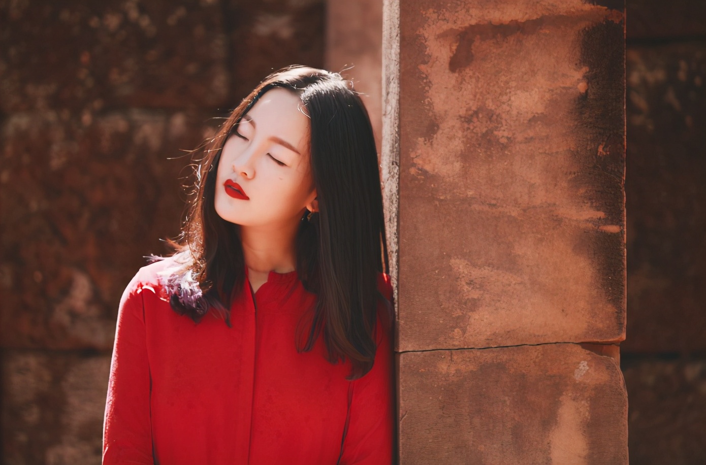 不扯头花不出车祸不霸道总裁的故事，能好看？