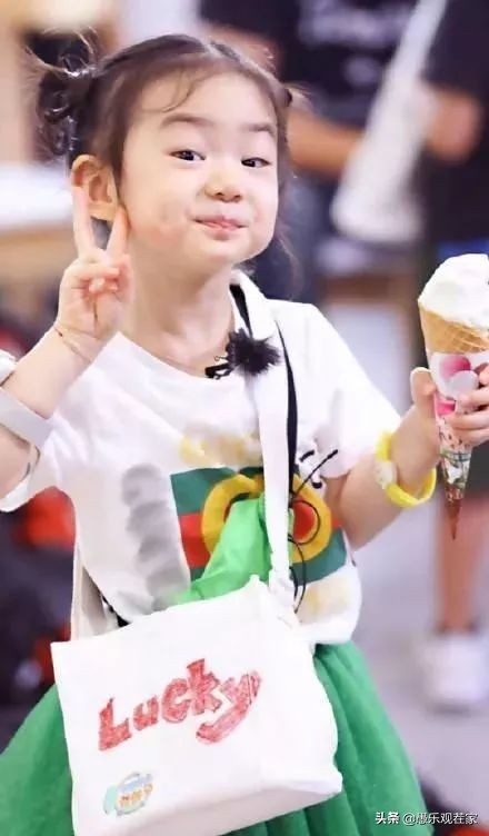 Defer 2 leave end of the year sow! Relative osmund daughter changes body expression to wrap, old father of exposure of Huang Ying's son " privacy "